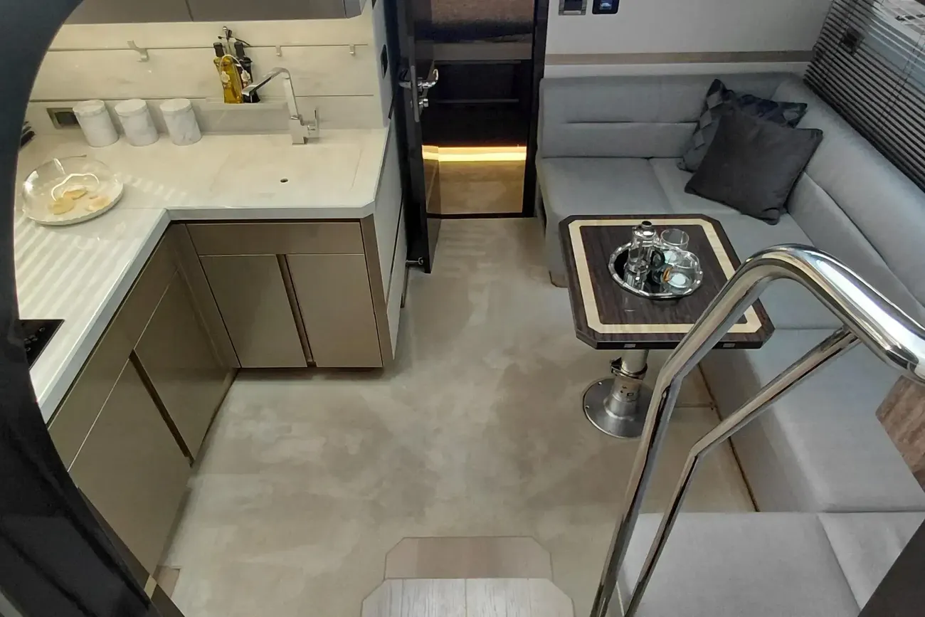 Thumbnail von Galeon 405 HTS Huge Specifications