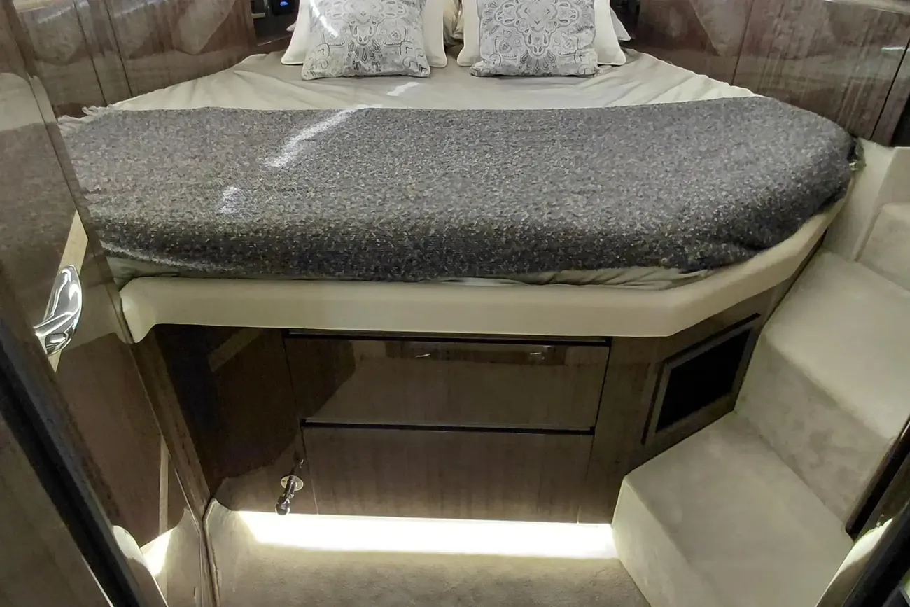 Thumbnail von Galeon 405 HTS Huge Specifications