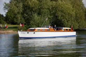 Thumbnail von Thornycroft Classic White Marlin