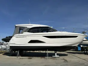 Bavaria R40 Hattie Grace