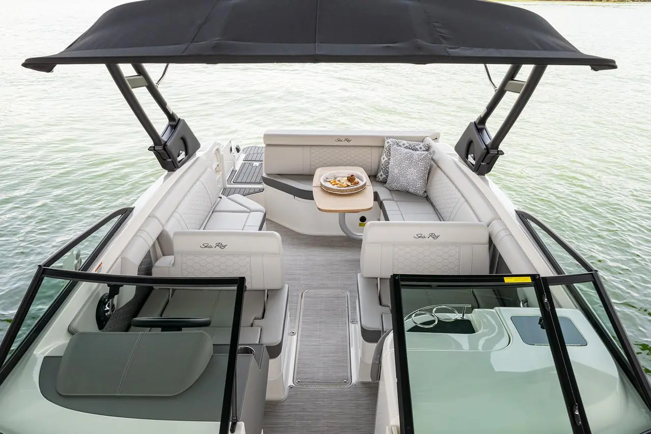 Sea Ray SDX 270