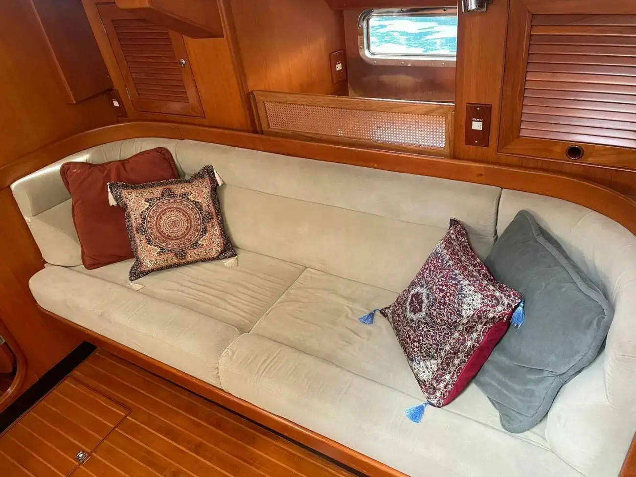 Thumbnail von Hylas H49 Lokelani