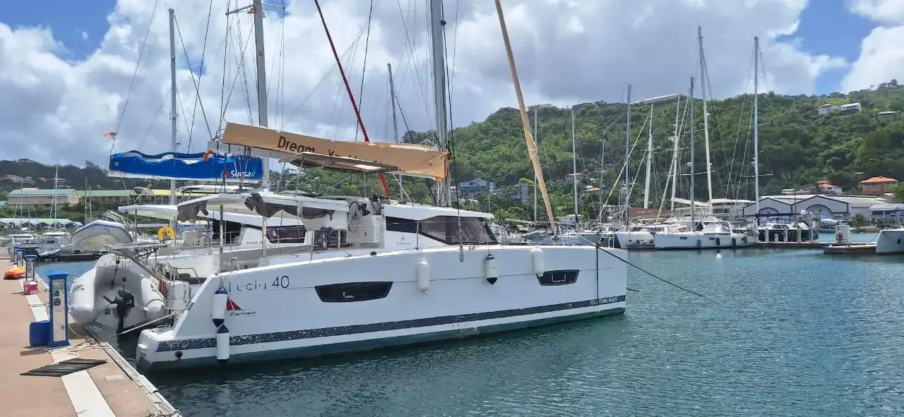 Fountaine Pajot Lucia 40