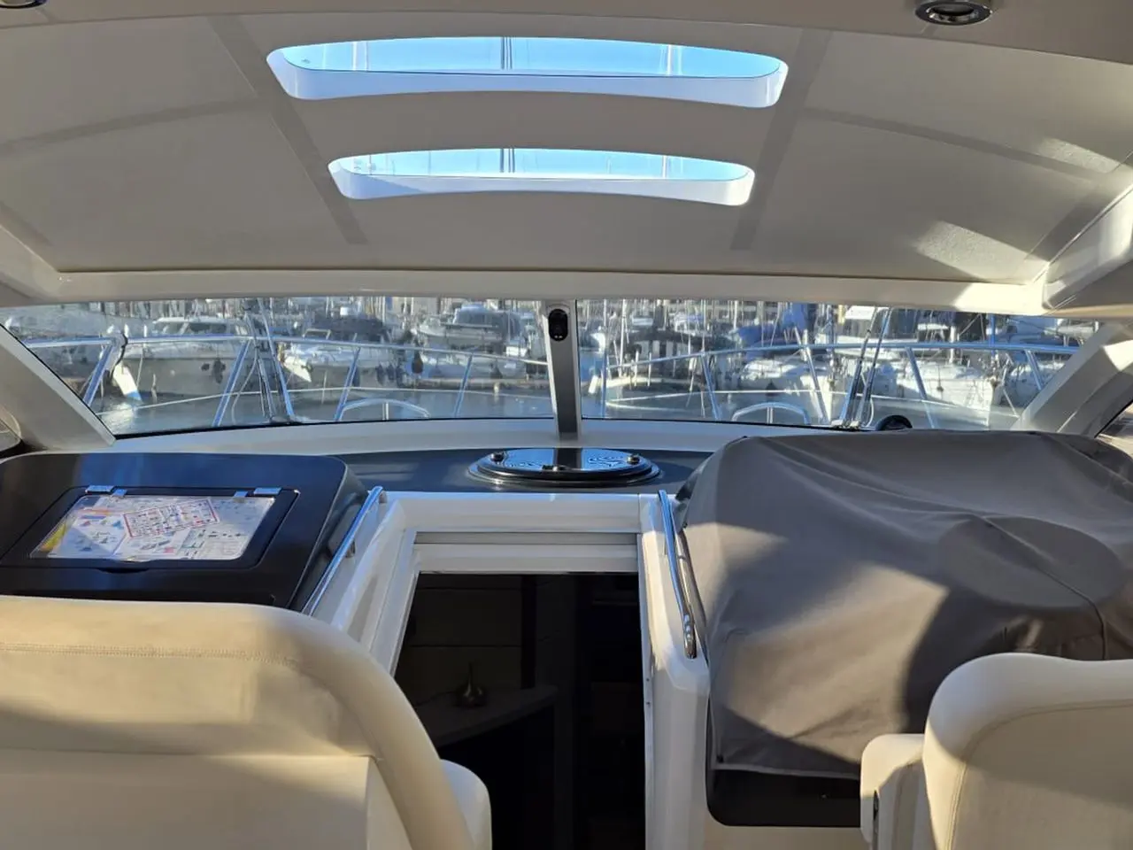 Thumbnail von Sunseeker Portofino 47 CAY