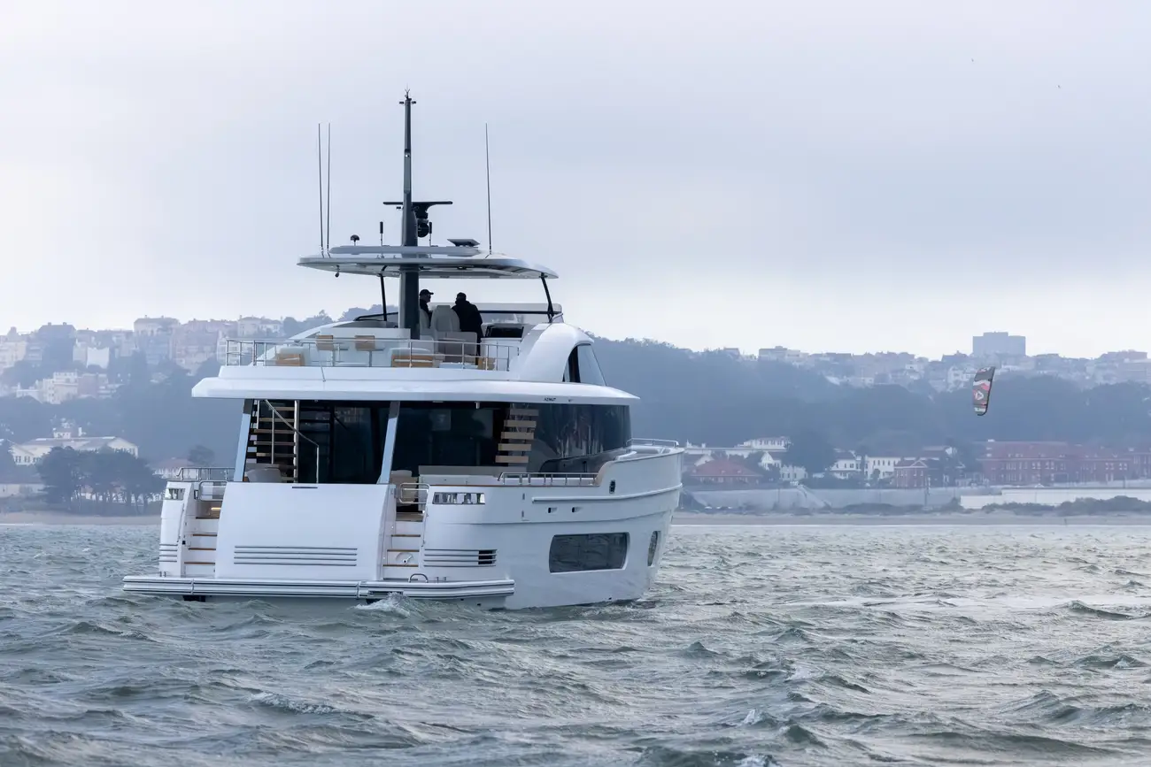 Thumbnail von Azimut Magellano 25M