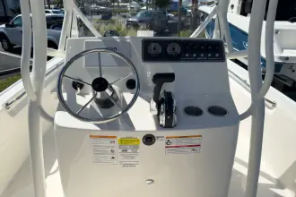 Thumbnail von Boston Whaler 190 Montauk