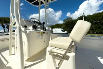 Thumbnail von Boston Whaler 190 Montauk