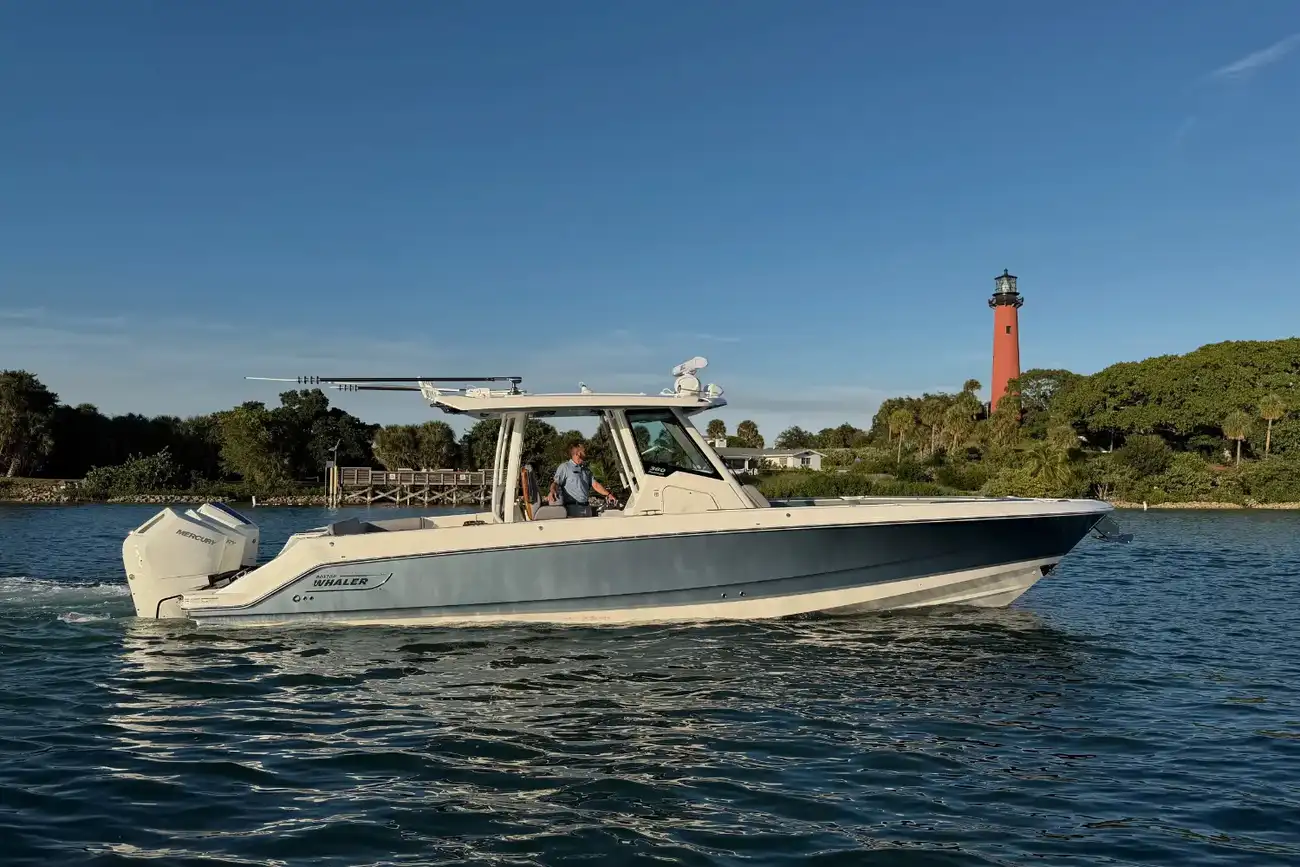 Boston Whaler 360 Outrage
