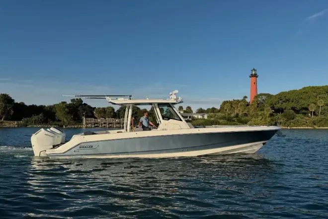 Boston Whaler 360 Outrage
