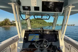 Thumbnail von Boston Whaler 360 Outrage
