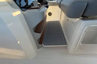 Thumbnail von Boston Whaler 360 Outrage