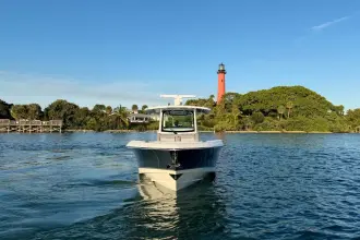 Thumbnail von Boston Whaler 360 Outrage