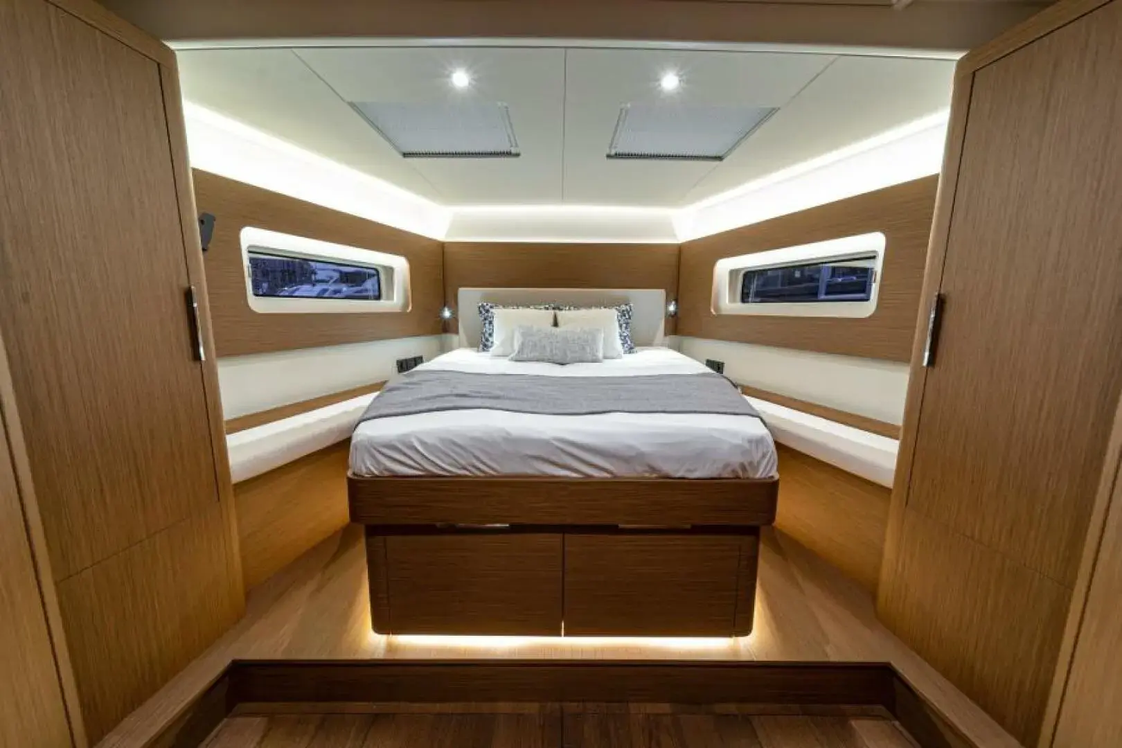 Thumbnail von Beneteau Oceanis Yacht 54