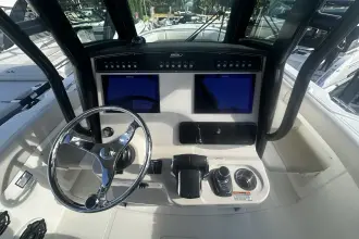 Thumbnail von Boston Whaler 280 Outrage