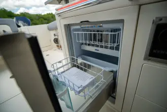 Thumbnail von Boston Whaler 380 Realm