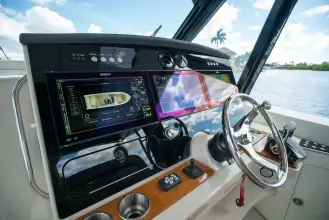 Thumbnail von Boston Whaler 380 Realm