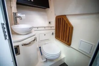 Thumbnail von Boston Whaler 380 Realm