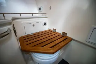 Thumbnail von Boston Whaler 380 Realm