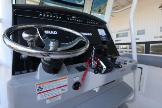 Thumbnail von Boston Whaler 330 Outrage