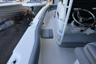 Thumbnail von Boston Whaler 330 Outrage