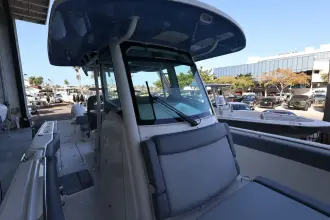 Thumbnail von Boston Whaler 330 Outrage