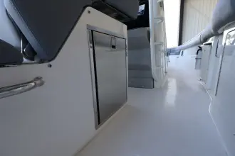 Thumbnail von Boston Whaler 330 Outrage