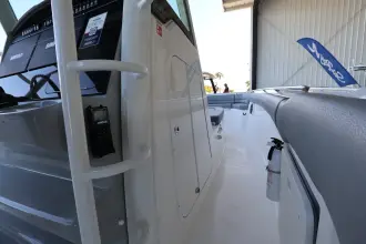 Thumbnail von Boston Whaler 330 Outrage