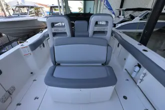 Thumbnail von Boston Whaler 330 Outrage