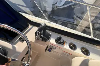 Thumbnail von Boston Whaler 325 Conquest