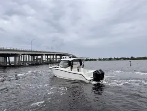 Thumbnail von Boston Whaler 325 Conquest