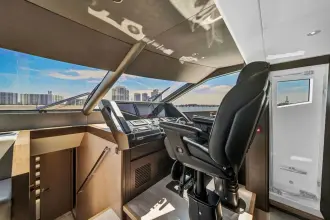 Thumbnail von Sunseeker 86 Yacht