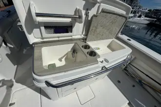 Thumbnail von Boston Whaler 330 Outrage