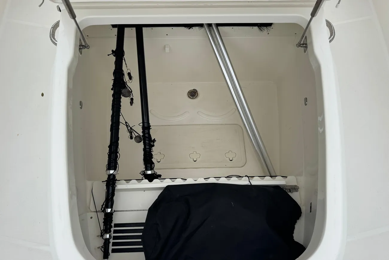 Thumbnail von Boston Whaler 330 Outrage