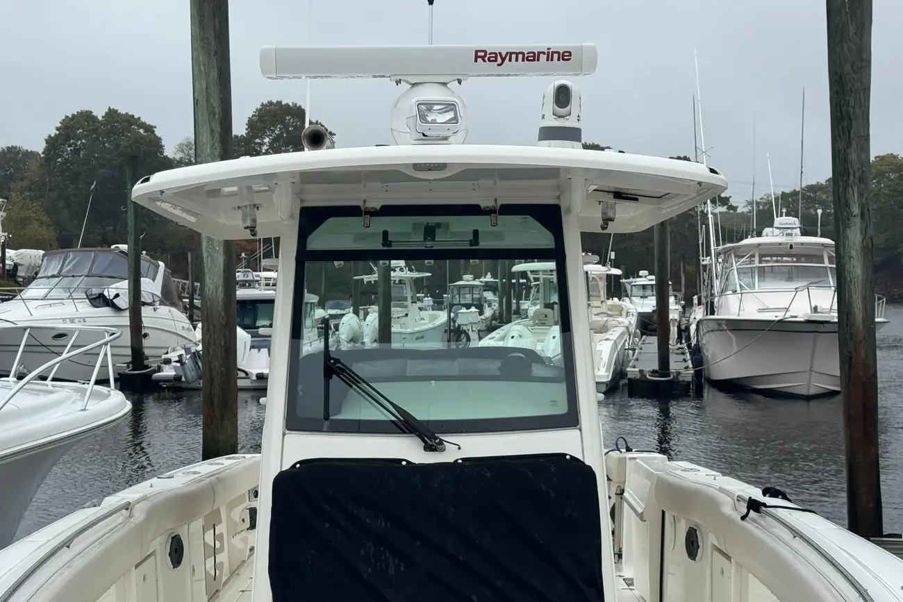 Thumbnail von Boston Whaler 330 Outrage