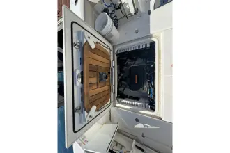 Thumbnail von Boston Whaler 330 Outrage