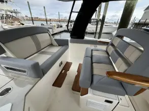 Thumbnail von Boston Whaler 350 Realm