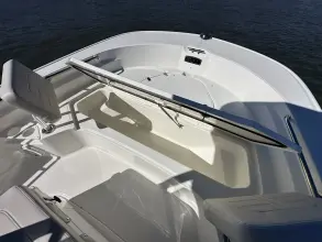 Thumbnail von Boston Whaler 210 Montauk