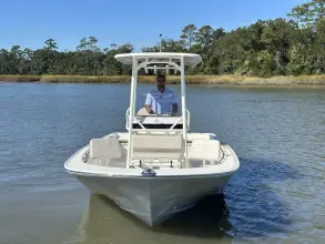 Thumbnail von Boston Whaler 210 Montauk