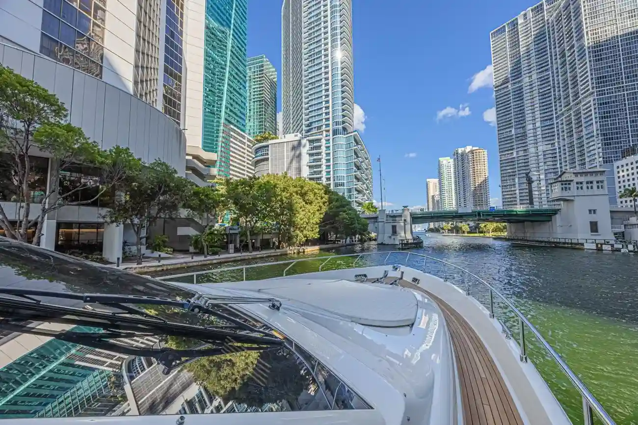 Thumbnail von Ferretti Yachts 830 Noral