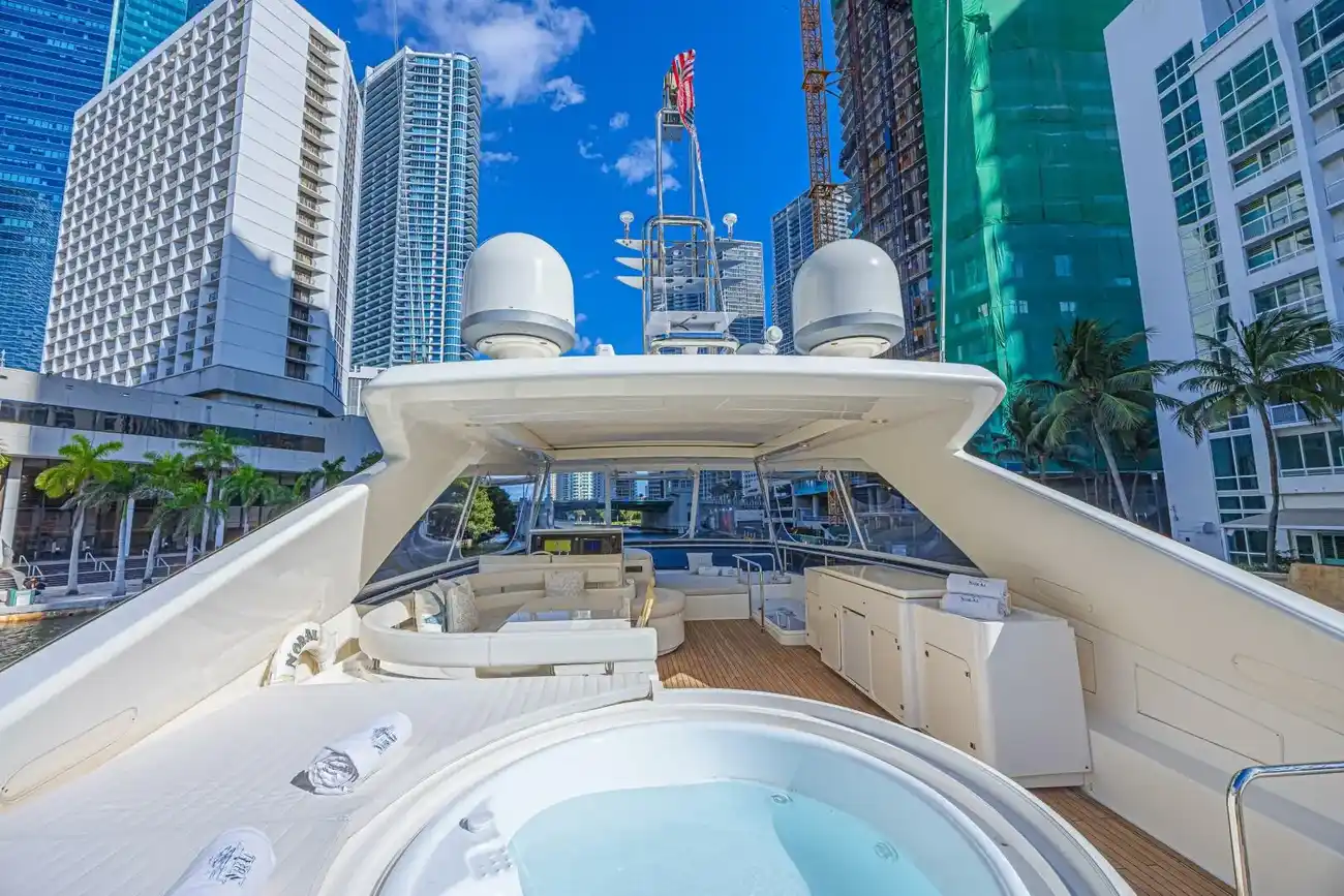 Thumbnail von Ferretti Yachts 830 Noral