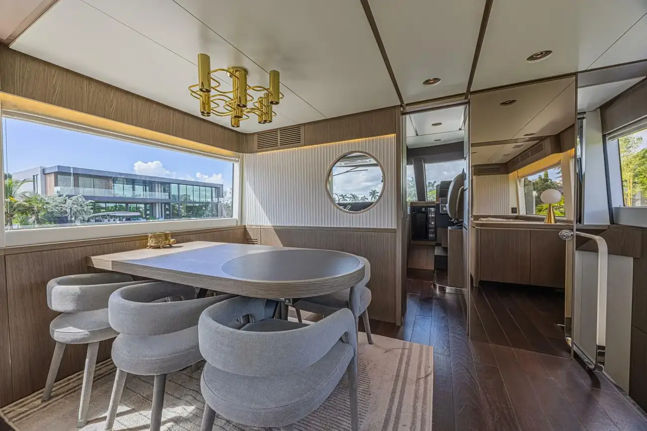 Thumbnail von Azimut 66