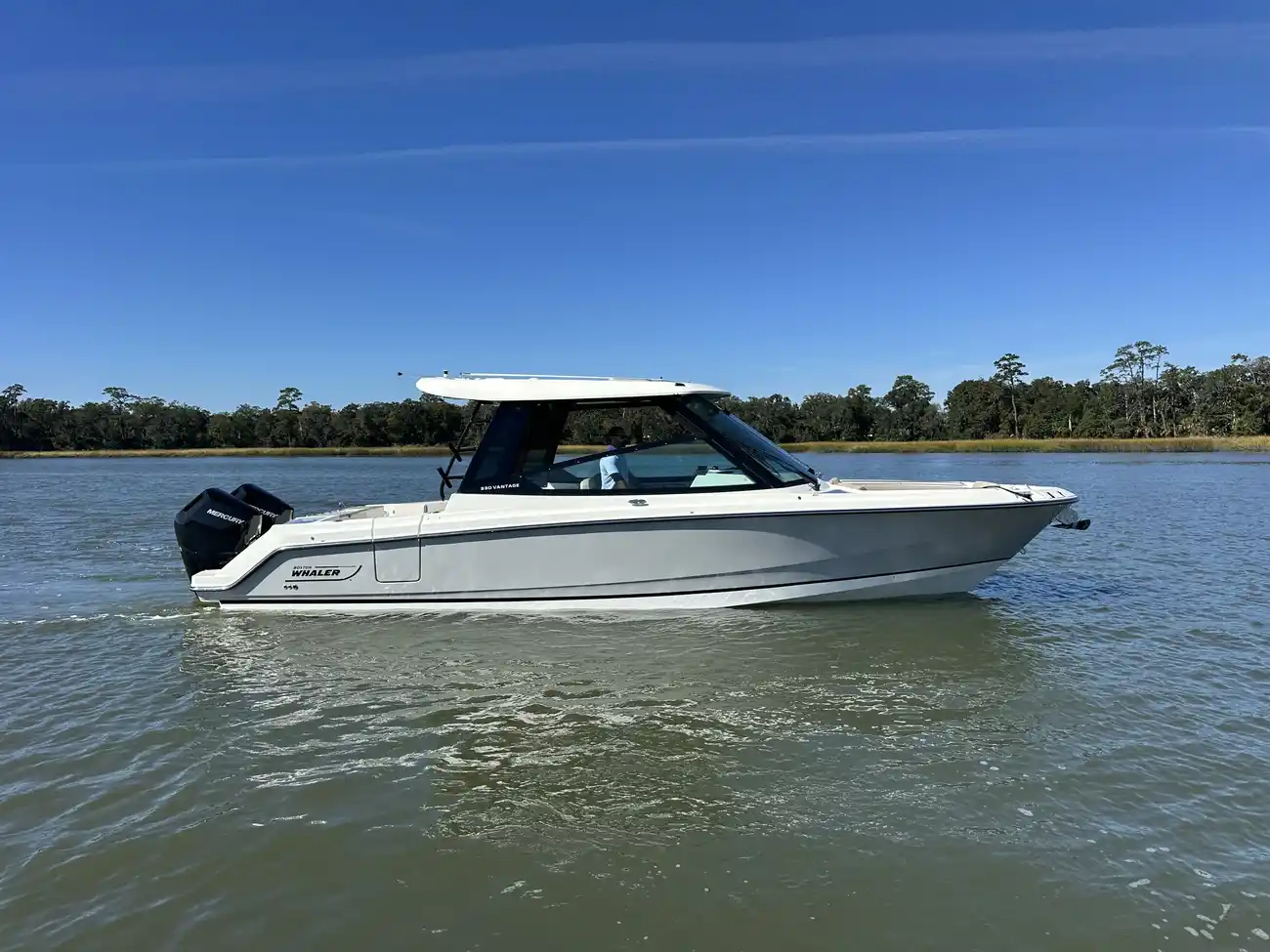 Boston Whaler 330 Vantage