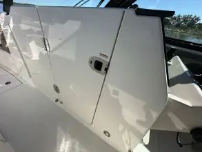 Thumbnail von Boston Whaler 330 Vantage