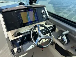 Thumbnail von Boston Whaler 330 Vantage