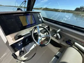 Thumbnail von Boston Whaler 330 Vantage