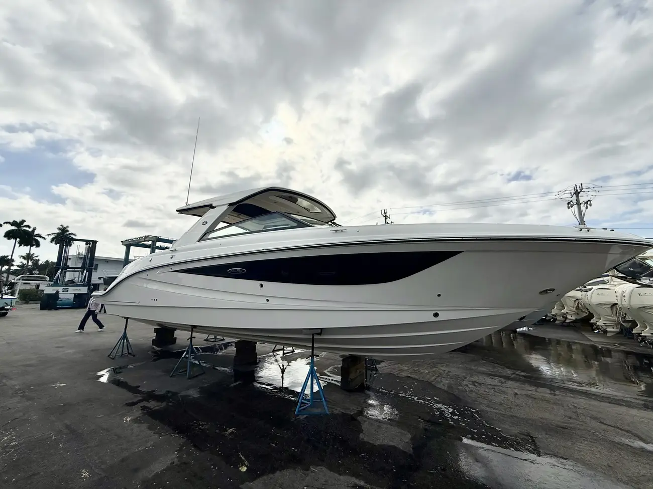 Sea Ray SLX 400 Outboard