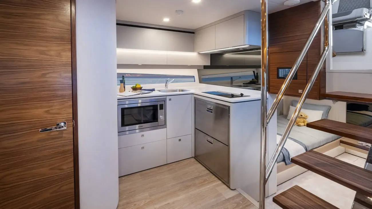 Thumbnail von Riviera 4300 Sports Express