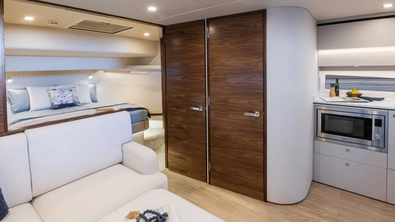 Thumbnail von Riviera 4300 Sports Express