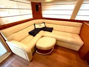 Thumbnail von Riviera 42 Flybridge