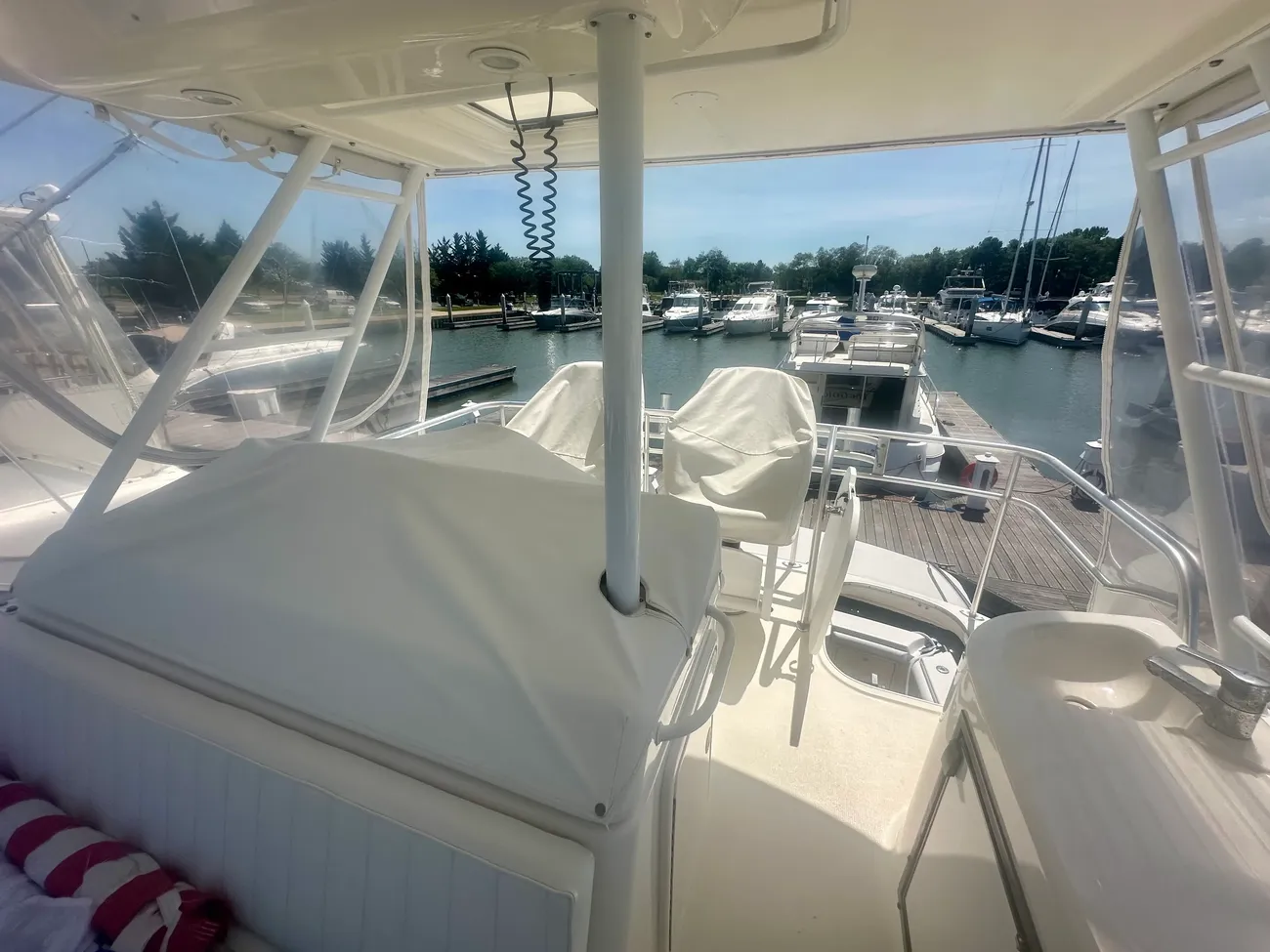 Thumbnail von Riviera 42 Flybridge